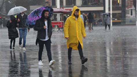 İ­s­t­a­n­b­u­l­­d­a­ ­y­a­ğ­m­u­r­